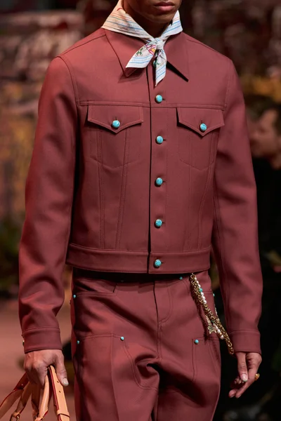 Look 62